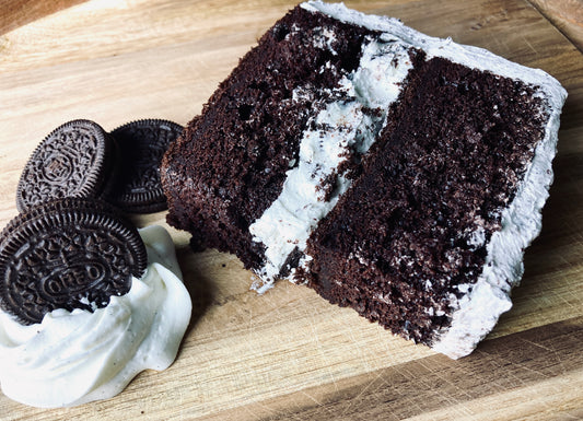 Chocolate Cookies and Cream Cake Slice
